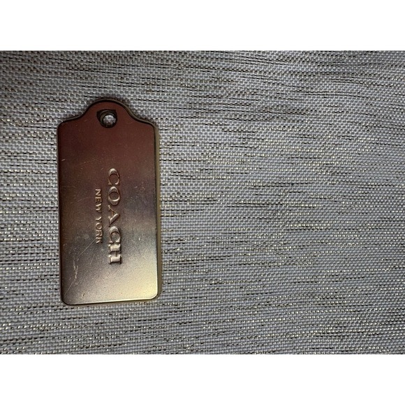 Coach metal keychain - Picture 1 of 5